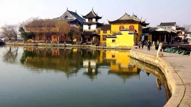 成品油价上调，加满一箱油多花8元